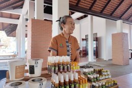 กลิ่นหอมจากเตาโบราณ เมื่อ บ่อสวกเฮิร์บ เปลี่ยนสมุนไพรหลังบ้าน ให้กลายเป็นโอสถแห่งความสุข