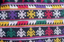 ผ้าปักอิ้วเมี่ยน จดหมายเหตุที่เขียนด้วยด้าย บันทึกด้วยใจ และส่งต่อด้วยปลายนิ้ว