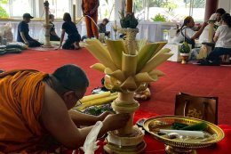ประกวด ต้นกุ่ม ศรัทธาจากหยวกกล้วยสู่เครื่องสักการะล้ำค่า