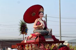 ขบวน นางสาวน่าน รื้อฟื้นวันวานกลับมาบนถนนสายวัฒนธรรม