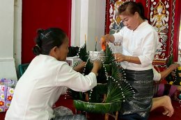 พับใบตองด้วยความเพียร เย็บศรัทธาด้วยความนิ่ง ประกวด บายศรี