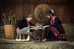 Hmong Studio When Hmong Photograph Hmong