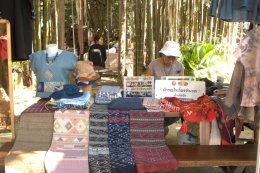 Kad Ho The Creative Market Where Rent is Paid in "Smiles"