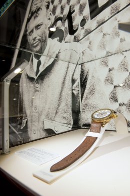 Retraces the fascinating history of Longines