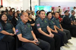 นายพงศธร เผ่าบรรจง รองประธานหอการค้า ร่วมแถลงข่าวการจัดงานเดินวิ่งการกุศล RRU Run to the Future ครั้งที่ 2 ในวันพฤหัสบดีที่ 21 พฤษภาคม 2569 เวลา 18.00 น  ณ ศูนย์การค้าโรบินสันไลฟ์สไตล์ฉะเชิงเทราอำเภอเมืองจังหวัดฉะเชิงเทรา