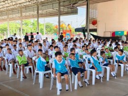 วันจันทร์ที่ 22 มิถุนายน 2569 เวลา 9.00 น. นายยุทธนา  มาตเจือ ประธานและคณะกรรมการหอการค้าจังหวัดฉะเชิงเทรา สนับสนุนและร่วมมอบอุปกรณ์การเรียน โครงการเปิดเทอมใหม่หัวใจฟูส่งน้องเรียน ปีที่ 5 ณ โรงเรียนวัดพด (เชิดอุดมรัตนราษฎร์) ตำบลบางไผ่ อำเภอเมือง จังหวัดฉ
