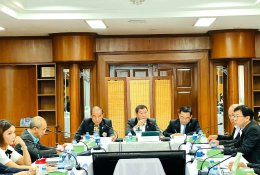 ดร.จิตรกร เผด็จศึก ประธานหอการค้า และนายทนงศักดิ์ ทรัพย์เฟื่องฟู กรรมการหอการค้าฯ ร่วมประชุมคณะกรรมการร่วมภาคเอกชน 3 สถาบัน (กกร.) กลุ่มจังหวัดภาคตะวันออก 1 ครั้งที่ 1/2568            ในวันอังคารที่ 4 มีนาคม 2568  เวลา 13.30 น.  ณ ห้องประชุม 1 ชั้น 7 ศูนย