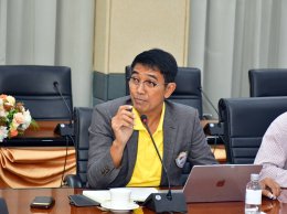 ดร.จิตรกร เผด็จศึก ประธานหอการค้าฯ นายยุทธนา มาตเจือ รองประธาน นายอาทร เสริมศักดิ์ศศิธร ประธาน YEC ร่วมให้สัมภาษณ์ ในหัวข้อ การพัฒนาทักษะแรงงานตามความต้องการของภาคอุตสาหกรรมเป้าหมาย (Mismatch) กรณีศึกษา: อุตสาหกรรมยานยนต์ไฟฟ้า (EV) ในวันจันทร์ที่ 3 มีนาคม