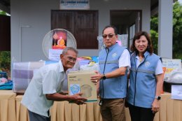 วันศุกร์ที่ 17 กรกฎาคม  2569  นายธนเดช จิตพิทยานุภาพ รองประธานหอการค้า ร่วมส่งมอบครัวเรือน จำนวน 2 หลัง โครงการบ้านห่วงใยจากใจ glo ประจำปี 2569   ประกอบด้วย  1) เวลา 9.00-10.00 น. ครัวเรือนนางเนียด จะช่วยรัมย์ บ้านเลขที่ 408 หมู่ที่ 18 ตำบลท่ากระดาน อำเภอ
