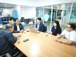 มหาวิทยาลัยเฉลิมกาญจนา ขอเข้าพบนายยุทธนา มาตเจือ ประธานและคณะกรรมการ เพื่อแนะนำองค์กรและหารือแนวทางความร่วมมือร่วมกัน ในวันที่ 27 กรกฎาคม 2559 เวลา 13.00 น. ณ สำนักงานหอการค้าจังหวัดฉะเชิงเทรา