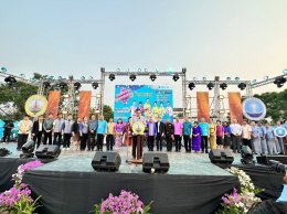 ประธานหอการค้าจังหวัดฉะเชิงเทรา และคณะกรรมการหอการค้าฯ  เข้าร่วมพิธีเปิดงานเทศกาลขนมหวาน อาหารอร่อย และของดีเมืองแปดริ้ว ครั้งที่ 17 ประจำปี 2466