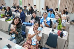 วันเสาร์ที่ 12 กันยายน 2559 เวลา 14.00 น. นางนพวรรณ วรรณกายนต์ กรรมการ ร่วมกิจกรรมสร้างการรับรู้และประชาสัมพันธ์ "UBSEEN THAI THAI" เสน่ห์วัฒนธรรมไทยของจังหวัดฉะเชิงเทรา รายการ วิถีชีวิตชุมชนชาวสวนท้องร่องเมืองแปดริ้ว ณ ศาลาหิ่งห้อยบ้านวรางกูร ต