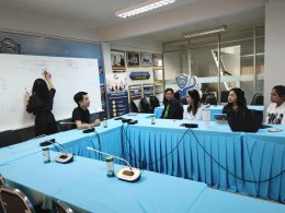  หอการค้าจังหวัดฉะเชิงเทรา ได้ร่วมกับบริษัท OCCC และ ดร.โจ จัดคลีนิค SME ต่อยอดในการสัมมนาที่ผ่านมา โดยทำการ coaching แบบ 1:1 ในเรื่อง AI &Digital for SME ผู้สนใจลงชื่อ รับเพียง 4 SME 4 ช่วงเวลา  ในวันอังคารที่ 23 กันยายน 2569 เวลา ช่วงเวลา 9:00-10:00