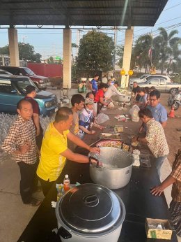 หอการค้าจังหวัดฉะเชิงเทรา จัดทำข้าวกล่อง จำนวน 1,700 กล่อง เพื่อนำไปมอบจัดเลี้ยงนักเรียนและหน่วยงานที่เข้าร่วมขบวนแห่หลวงพ่อโสธรทางบก เนื่องในพิธีเปิดงานนมัสการหลวงพ่อโสธร และงานประจำปีจังหวัดฉะเชิงเทรา เมื่อวันที่ 24 พฤศจิกายน 2566 ขอขอบคุณผู้มีจิตศรัทธา