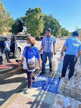 หอการค้าจังหวัดฉะเชิงเทรา มอบข้าวและอาหารกล่อง แก่ตัวแทนโรงเรียนเรียน หน่วยงาน ที่เข้าร่วมขบวนแห่หลวงพ่อโสธรทางบก เนื่องในพิธีเปิดงานนมัสการหลวงพ่อโสธร และงานประจำปีจังหวัดฉะเชิงเทรา เมื่อวันที่ 24 พฤศจิกายน 2566 รวมจำนวน 1,700 กล่อง ณ จุดมอบอาหารบริเวณศา