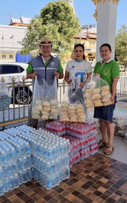 หอการค้าจังหวัดฉะเชิงเทรา มอบข้าวและอาหารกล่อง แก่ตัวแทนโรงเรียนเรียน หน่วยงาน ที่เข้าร่วมขบวนแห่หลวงพ่อโสธรทางบก เนื่องในพิธีเปิดงานนมัสการหลวงพ่อโสธร และงานประจำปีจังหวัดฉะเชิงเทรา เมื่อวันที่ 24 พฤศจิกายน 2566 รวมจำนวน 1,700 กล่อง ณ จุดมอบอาหารบริเวณศา