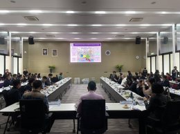 วันอังคารที่ 19 กันยายน 2566 เวลา 09.30 น. นายจิตรกร เผด็จศึก ประธานหอการค้า ร่วมประชุมคณะกรรมการร่วมภาครัฐและเอกชนเพื่อแก้ปัญหาทางเศรษฐกิจกลุ่มจังหวัดภาคตะวันออก 1 (กรอ. กลุ่มจังหวัดภาคตะวันออก 1) ครั้งที่ 6/2566 ณ ห้องประชุมสมเจตน์ สำนักงานนิคมอุตสาหกรร