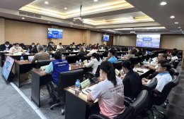 วันพุธที่ 20 กันยายน 2566 เวลา 13.30 น. นายสมพงษ์ นำศรีเจริญ กรรมการ ร่วมประชุมคณะกรรมการศูนย์อำนวยการป้องกันและปราบปรามยาเสพติดจังหวัดฉะเชิงเทรา ครั้งที่ 4 ประจำปีงบประมาณ 2566 ณ ห้องประชุมมรุพงษ์ศิริพัฒน์ ชั้น 4 ศาลากลางจังหวัดฉะเชิงเทรา