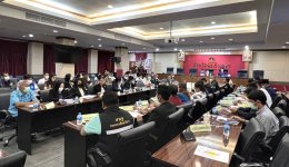 วันพุธที่ 20 กันยายน 2566 เวลา 13.30 น. นายสมพงษ์ นำศรีเจริญ กรรมการ ร่วมประชุมคณะกรรมการศูนย์อำนวยการป้องกันและปราบปรามยาเสพติดจังหวัดฉะเชิงเทรา ครั้งที่ 4 ประจำปีงบประมาณ 2566 ณ ห้องประชุมมรุพงษ์ศิริพัฒน์ ชั้น 4 ศาลากลางจังหวัดฉะเชิงเทรา