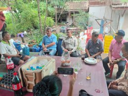 วันที่ 5 ตุลาคม 2566 นายจอมพงษ์ ชูทับทิมเลขาธิการหอการค้า ลงพื้นที่ แนะนำการเลี้ยงไก่ไข่เพื่อเพิ่มรายได้ หาแนวทางการหาตลาดการค้าขายไข่ไก่ และแนะนำการจัดตั้งวิสาหกิจชุมชน แก่องค์กรทหารผ่านศึก ตำบลบางเกลือ อำเภอบางปะกง จังหวัดฉะเชิงเทรา