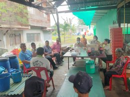 วันที่ 5 ตุลาคม 2566 นายจอมพงษ์ ชูทับทิมเลขาธิการหอการค้า ลงพื้นที่ แนะนำการเลี้ยงไก่ไข่เพื่อเพิ่มรายได้ หาแนวทางการหาตลาดการค้าขายไข่ไก่ และแนะนำการจัดตั้งวิสาหกิจชุมชน แก่องค์กรทหารผ่านศึก ตำบลบางเกลือ อำเภอบางปะกง จังหวัดฉะเชิงเทรา