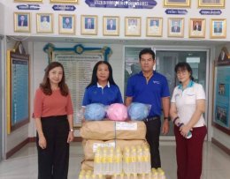 หอการค้าจังหวัดฉะเชิงเทรา สนับสนุนของขวัญวันเด็ก ประจำปี 2567 (กระปุกออมสินช้าง) ให้กับโรงเรียนต่างๆ ในจังหวัดฉะเชิงเทรา เพื่อนำไปจัดกิจกรรมวันเด็กของแต่ละโรงเรียน เมื่อวันพฤหัสบดีที่ 11 มกราคม 2567 ณ อาคารหอการค้าจังหวัดฉะเชิงเทรา