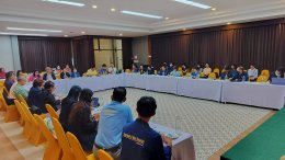 วันอังคารที่ 24 ตุลาคม 2566 เวลา 9.30 - 15.30 น. นายจอมพงษ์ ชูทับทิม เลขาธิการ นางสาวอภินันท์ภรณ์ ใต้หล้าสถาพร รองประธาน ร่วมประชุมกลุ่มย่อย จังหวัดฉะเชิงเทรา เพื่อหารือเป้าหมายและแนวทางในการบรรเทาและรับมือวิกฤตการณ์เปลี่ยนแปลงสภาพภูมิอากาศของภาคตะวันออก 