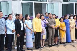 วันศุกร์ที่ 17 พฤศจิกายน 2566 เวลา 16.00 น. นายจิตรกร เผด็จศึก ประธานหอการค้าฯ ร่วมแถลงข่าวงานนมัสการหลวงพ่อพุทธโสธรและงานประจำปีจังหวัดฉะเชิงเทรา พ.ศ 2566 ณ มุกด้านหน้าพระอุโบสถ วัดโสธรวราราม วรวิหาร อ.เมืองจังหวัด จ.ฉะเชิงเทรา