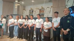 คณะกรรมการหอการค้าจังหวัดฉะเชิงเทรา ขอแสดงความยินดีกับคุณนริศ ปุณยลิขิต ประธาน บริษัท ดั๊กคิง จำกัด / ที่ปรึกษาหอการค้าจังหวัดฉะเชิงเทรา และร่วมเป็นเกียรติในพิธีฉลองเปิดร้านเป็ดอร่อย    ในวันเสาร์ที่ 6 เมษายน 25667 เริ่มเวลา 9.09 น. ณ ร้านเป็ดอร่อย ด้านหน