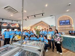 คณะกรรมการหอการค้าจังหวัดฉะเชิงเทรา ขอแสดงความยินดีกับคุณนริศ ปุณยลิขิต ประธาน บริษัท ดั๊กคิง จำกัด / ที่ปรึกษาหอการค้าจังหวัดฉะเชิงเทรา และร่วมเป็นเกียรติในพิธีฉลองเปิดร้านเป็ดอร่อย    ในวันเสาร์ที่ 6 เมษายน 25667 เริ่มเวลา 9.09 น. ณ ร้านเป็ดอร่อย ด้านหน