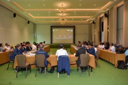 ดร.จิตรกร เผด็จศึก ประธานหอการค้ากลุ่มจังหวัดภาคตะวันออก 1 ประธานหอการค้าจังหวัดฉะเชิงเทรา และเลขาธิการหอกาค้าจังหวัด พร้อมผู้ประกอบการรุ่นใหม่ YEC หอการค้าจังหวัดฉะเชิงเทรา ร่วมประชุมคณะกรรมการหอการค้าภาคตะวันออก หอการค้าไทย ครั้งที่ 2 ระหว่างวันที่ 22-2