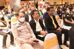 ดร.จิตรกร เผด็จศึก ประธานหอการค้าจังหวัดฉะเชิงเทรา ร่วมลงนามบันทึกข้อตกลงความร่วมมือการดำเนินการ ว่าด้วยการขับเคลื่อนแผนงานเพื่อเตรียมความพร้อมด้านการเปลี่ยนแปลงสภาพภูมิอากาศมุ่งสู่การเป็น Net Zero ของจังหวัดฉะเชิงเทรา และการศึกษาความต้องการในการพัฒนาศักย