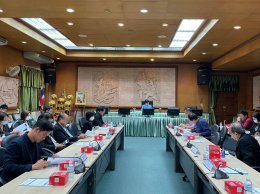 วันอังคารที่ 12 ธันวาคม 2566 เวลา 13.30 น. นายจิตรกร เผด็จศึกประธาน ร่วมประชุมคณะกรรมการบริหารงานกลุ่มจังหวัดแบบบูรณาการ (ก.บ.ก.) กลุ่มจังหวัดภาคตะวันออก 1 (ฉะเชิงเทรา ชลบุรี ระยอง) ครั้งที่ 1/2567 ณ ห้องประชุมชลบุรี ชั้น 3 ศาลากลางจังหวัดชลบุรี