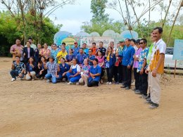 นายจอมพงษ์ ชูทับทิม เลขาธิการหอการค้าร่วมลงพื้นที่เพื่อคัดเรียกหมู่บ้านต้นแบบหมู่บ้านต้นแบบการน้อมนำแนวพระราชดำริไปประยุกต์ใช้ตามโครงการ 9 ,10 ปฏิบัติบูชา สืบสาน รักษา ต่อยอด เพื่อพัฒนาชุมชนประจำปี 2567ในวันพุธที่ 27 มีนาคม 2567 เวลา 09.00 น ณ วิสาหกิจชุม