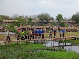 นายจอมพงษ์ ชูทับทิม เลขาธิการหอการค้าร่วมลงพื้นที่เพื่อคัดเรียกหมู่บ้านต้นแบบหมู่บ้านต้นแบบการน้อมนำแนวพระราชดำริไปประยุกต์ใช้ตามโครงการ 9 ,10 ปฏิบัติบูชา สืบสาน รักษา ต่อยอด เพื่อพัฒนาชุมชนประจำปี 2567ในวันพุธที่ 27 มีนาคม 2567 เวลา 09.00 น ณ วิสาหกิจชุม