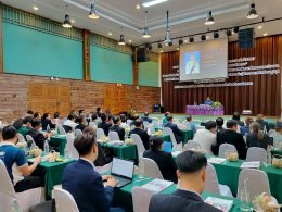 หอการค้าจังหวัดฉะเชิงเทรา จัดประชุมใหญ่สามัญสมาชิกหอการค้าจังหวัดฉะเชิงเทรา ประจำปี 2567 โดย นายชลธี ยังตรง ผู้ว่าราชการจังหวัดฉะเชิงเทรา เป็นประธานเปิดงาน  มีการบรรยายพิเศษบรรยายพิเศษ EEC ต่อการพัฒนาเมืองฉะเชิงเทรา โดย นางธัญรัตน์ อินทร รองเลขาธิการสำนัก