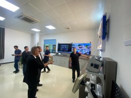 ดร.จิตรกร เผด็จศึก ประธานหอการค้าจังหวัดฉะเชิงเทรา ศึกษาดูงาน โรงงานการผลิตรถไฟฟ้าด้วยนวัตกรรมสมัยใหม่ในเมืองกวางโจว สาธารณรัฐประชาชนจีน เพื่อนำมาใช้ในการพัฒนาการแปรงรถสันดาป เป็นรถใช้พลังงานไฟฟ้าในประเทศไทย เมื่อวันที่ 8 พฤษภาคม 2567