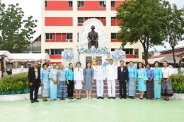 ดร.จิตรกร เผด็จศึก ประธานหอกการค้าจังหวัดฉะเชิงเทรา และคณะกรรมการ ร่วมพิธี "รับมอบรถบริจาคโลหิตเคลื่อนที่พร้อมครุภัณฑ์การแพทย์แบบชั้นเดียว" เมื่อวันอังคารที่ 21 พฤษภาคม 2567 เวลา 16.00  16.30 น. ณ ลานจอดรถอาคารศูนย์แพทยศาสตรศึกษาชั้นคลินิก โรงพย