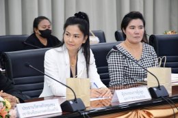 วันศุกร์ที่ 12 มกราคม 2567 เวลา 9:00 น - 12:00 น นายจิตรกร เผด็จศึก ประธานหอการค้าฯ ร่วมประชุมหารือการนำสินค้าเกษตรและผลิตภัณฑ์ชุมชนจำหน่ายในห้างสรรพสินค้าเดอะมอลล์ ณ ห้องประชุมเจ้าเสวย อาคารราชนครินทร์ชั้น 4 มหาวิทยาลัยราชภัฏราชนครินทร์ ตำบลหน้าเมือง อำเ