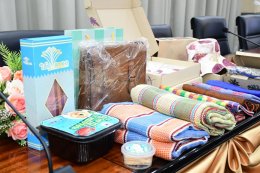 วันศุกร์ที่ 12 มกราคม 2567 เวลา 9:00 น - 12:00 น นายจิตรกร เผด็จศึก ประธานหอการค้าฯ ร่วมประชุมหารือการนำสินค้าเกษตรและผลิตภัณฑ์ชุมชนจำหน่ายในห้างสรรพสินค้าเดอะมอลล์ ณ ห้องประชุมเจ้าเสวย อาคารราชนครินทร์ชั้น 4 มหาวิทยาลัยราชภัฏราชนครินทร์ ตำบลหน้าเมือง อำเ