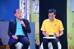 ดร.จิตรกร เผด็จศึก ประธานหอการค้าจังหวัดฉะเชิงเทรา ขึ้นร่วม เสวนา หัวข้อ สู้ แก้จน ตามหลักปรัชญาเศรษฐกิจพอเพียง ในโครงการมหกรรมความสำเร็จการขจัดความยากจนและพัฒนาคนทุกช่วงวัยอย่างยั่งยืนตามหลักปรัชญาของเศรษฐกิจพอเพียง  พร้อมรับประกาศณียบัตรผู้ให้การสนับสนุ