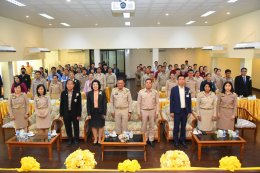 วันอังคารที่ 19 มีนาคม 2567 เวลา 13.30 น. นายจิตรกร เผด็จศึก ประธานหอการค้าฯ ร่วมบันทึกข้อตกลงความร่วมมือในการพัฒนาฝีมือแรงงาน ระหว่าง สถาบันพัฒนาฝีมือแรงงาน 29 ฉะเชิงเทรา กับมหาวิทยาลัยราชภัฏราชนครินทร์ สถาบันการศึกษาระดับอาชีวศึกษาจังหวัดฉะเชิงเทรา สภาอ