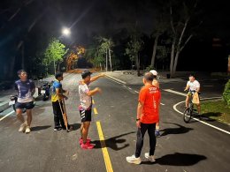 วันอาทิตย์ที่ 22 มิถุนายน 2568 เวลา 04.30 น. ดร.จิตรกร เผด็จศึก ประธานอาวุโสหอการค้าฯ นายยุทธนา มาตเจือ ประธานหอการค้าฯ และนายทรงศักดิ์ ทรัพย์เฟื่องฟู รองประธานหอการค้าฯ พร้อมด้วยคณาจารย์และบุคลากร ทดสอบเส้นทางวิ่งเสมือนจริง เดิน-วิ่ง การกุศล 85 ปี มหาวิท