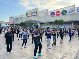 วันอังคารที่ 23 มิถุนายน 2569 เวลา 17.30 น. นายยุทธนา มาตเจือ ประธานหอการค้า พร้อมด้วย คณะกรรมการ ร่วมกิจกรรม 8 Riew Aerobic Dance Move Togetherโดยมี นายประสิทธิ์ อินทโชติ รองผู้ว่าราชการจังหวัดฉะเชิงเทรา เป็นประธานเปิดกิจกรรม พร้อมด้วย หัวหน้าส่วนราชการ 