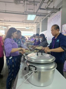 หอการค้าจังหวัดฉะเชิงเทรา ร่วมกิจกรรมจัดอาหารและไอศครีมเลี้ยงประชาชน และผู้มาใช้บริการโรงพยาบาลพุทธโสธร ถวายเป็นพระราชกุศลเนื่องในวันคล้ายวันพระราชสมภพ สมเด็จพระกนิษฐาธิราชเจ้า กรมสมเด็จพระเทพรัตนราชสุดา ฯ สยามบรมราชกุมารี ในวันอังคารที่ 2 เมษายน 2567 เริ