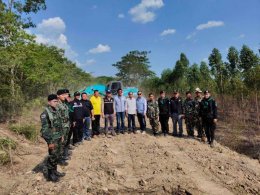 วันพุธที่ 3 เมษายน 2567 เวลา 10.00 - 17.00 น. นายยุทธนา มาตเจือ รองประธานหอการค้าฯ นายทนงศักดิ์ ทรัพย์เฟื่องฟู สมาชิกหอการค้าฯ ร่วมลงพื้นที่ติดตามการซ่อมแซมคูกันช้างป่า  ณ ท้องที่ตำบลตะเกรา ตำท่าตะเกียบ อำเภอท่าตะเกียบ และตำบลท่ากระดาน อำเภอสนามชัยเขต จัง