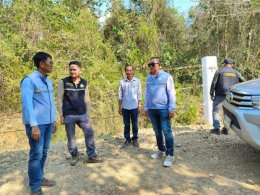 วันพุธที่ 3 เมษายน 2567 เวลา 10.00 - 17.00 น. นายยุทธนา มาตเจือ รองประธานหอการค้าฯ นายทนงศักดิ์ ทรัพย์เฟื่องฟู สมาชิกหอการค้าฯ ร่วมลงพื้นที่ติดตามการซ่อมแซมคูกันช้างป่า  ณ ท้องที่ตำบลตะเกรา ตำท่าตะเกียบ อำเภอท่าตะเกียบ และตำบลท่ากระดาน อำเภอสนามชัยเขต จัง