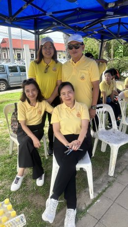 ประธานหอการค้าและคณะกรรมการ ร่วมกิจกรรมเดิน วิ่ง ปั่น ธงตราสัญลักษณ์งานเฉลิมพระเกียรติพระบาทสมเด็จพระเจ้าอยู่หัว เนื่องในโอกาสพระราชพิธีมหามงคลเฉลิมพระชนมพรรษา ๖ รอบ ๒๘ กรกฎาคม ๒๕๖๗ จุดที่ 1  เวลา 09.00 น. ประธานหอการค้าฯ ร่วมถือธงตราสัญลักษณ์ที่สะพานเทพห