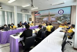 วันจันทร์ที่ 17 มิถุนายน 2566 เวลา 13.30 น. นายสุรัตน์ จรกรรณ รองประธานหอการค้าฯ ร่วมประชุมคณะกรรมการบริหารกองทุนพัฒนาเอสเอ็มอีตามแนวประชารัฐประจำจังหวัดฉะเชิงเทรา ครั้งที่ 2/2567 ณ ห้องประชุมสำนักงานอุตสาหกรรมจังหวัดฉะเชิงเทรา