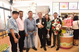 นายจิตรกรเผด็จศึกประธาน และคณะกรรมการหอการค้าฯ ร่วมเป็นเกียรติในพิธีเปิดร้าน "ขนมบ้านอุ๋มสาขาบ้านอุ๋มแลนด์  ร้านขนมและของฝากจังหวัดฉะเชิงเทรา  ในวันศุกร์ที่ 21 มิถุนายน 2567 โดยมีกำหนดการดังนี้ กำหนดการ  07.00 น. - พิธีสงฆ์  08.00 น.  ต้อนรับแขกผู้มี